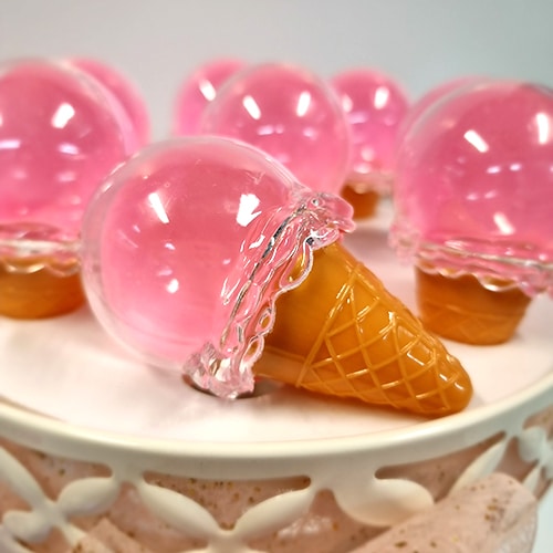cornet de glace rose