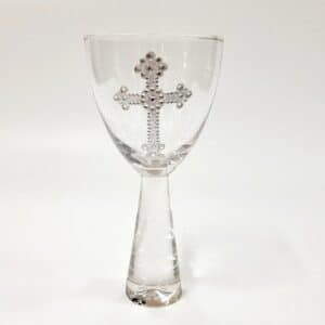 Calice en verre décoratif motif croix h19cm