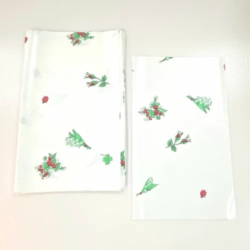 Lot de 50 emballages motif muguet 27x15cm – Image 1